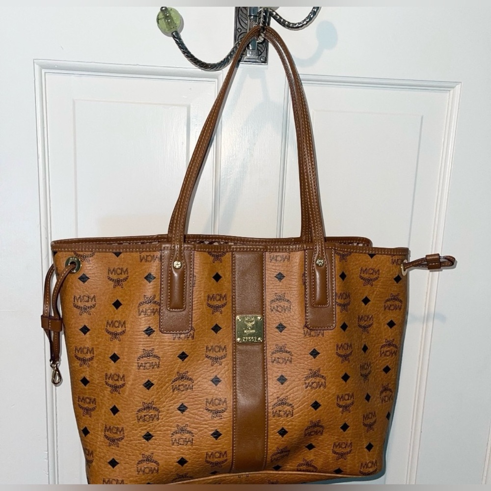 MCM Liz Medium Reversible Tote